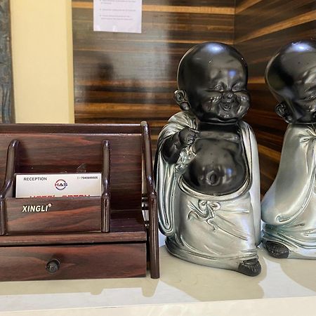 Hotel Arton Regency Near Terminal 2 Airport ムンバイ エクステリア 写真