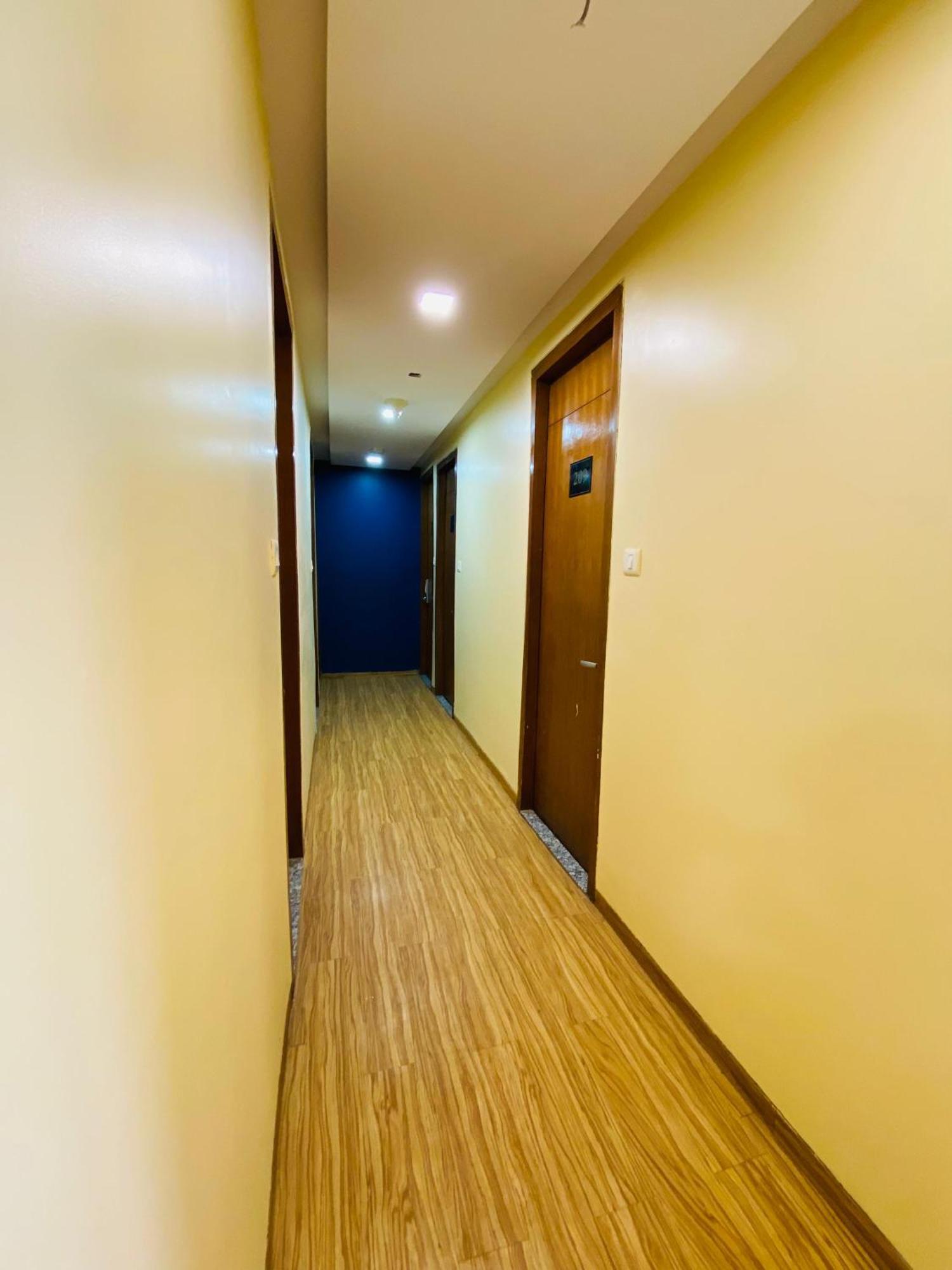 Hotel Arton Regency Near Terminal 2 Airport ムンバイ エクステリア 写真