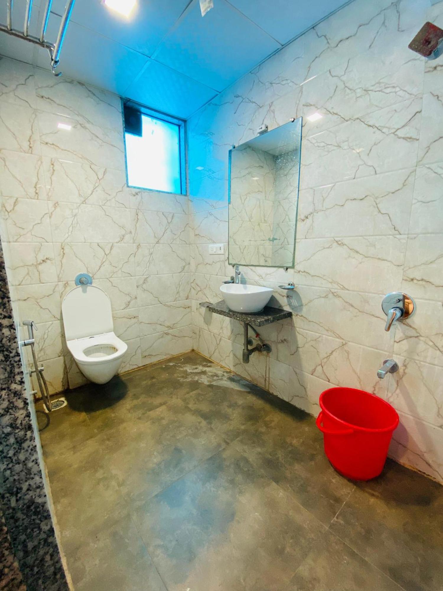 Hotel Arton Regency Near Terminal 2 Airport ムンバイ エクステリア 写真