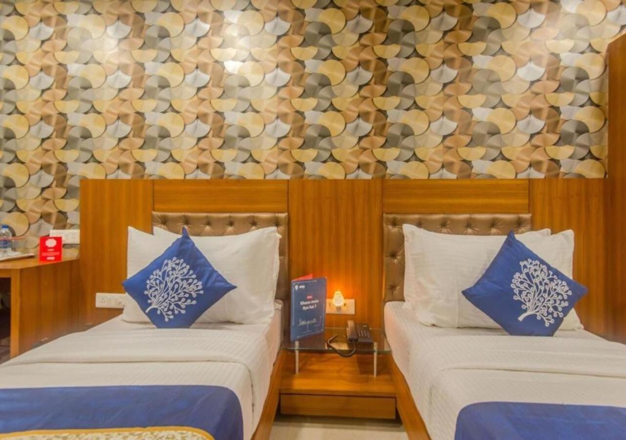 Hotel Arton Regency Near Terminal 2 Airport ムンバイ エクステリア 写真