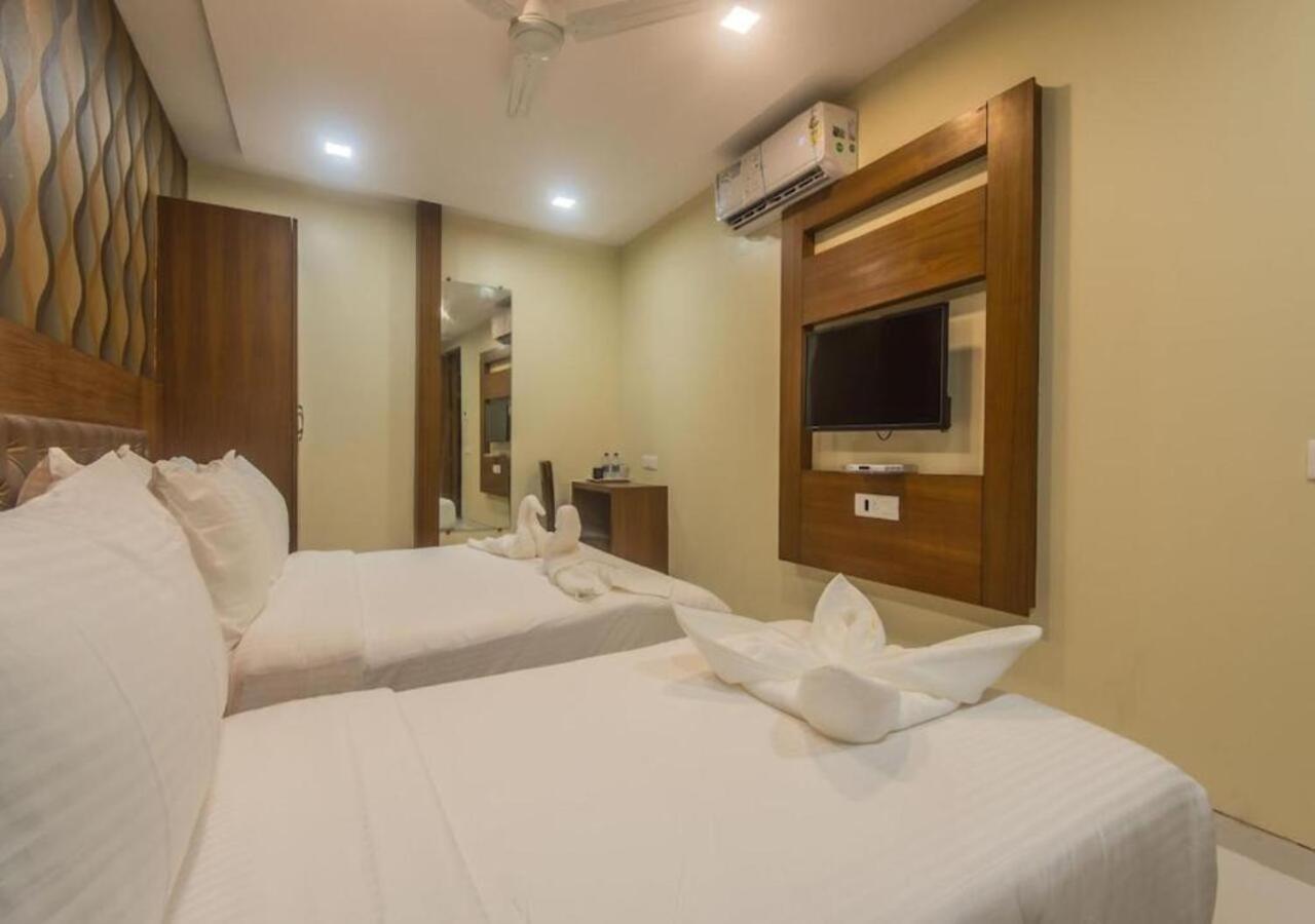 Hotel Arton Regency Near Terminal 2 Airport ムンバイ エクステリア 写真